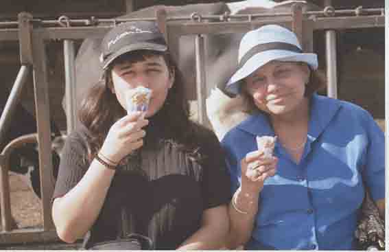yo y abue comiendo helado